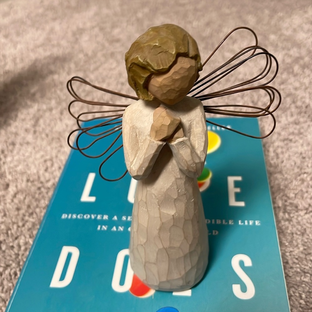 Willow Tree figurine “Angel of Wishes”